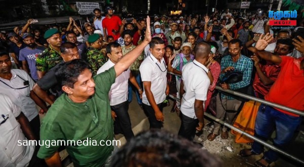 ராஜபக்ச நிழல் அரசுக்கும் உடன் முடிவுகட்ட வேண்டும் - மக்கள் சந்திப்பில் சஜித் வலியுறுத்து ! SamugamMedia 